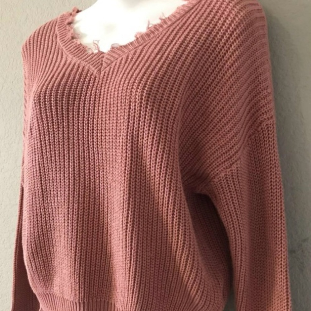 Frayed V-Neck Pink Sweater